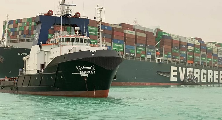 معلومات جديدة عن السفينة التي أغلقت قناة السويس المصرية وعلقت حركة الملاحة في الممر الملاحي العالمي (صورة)